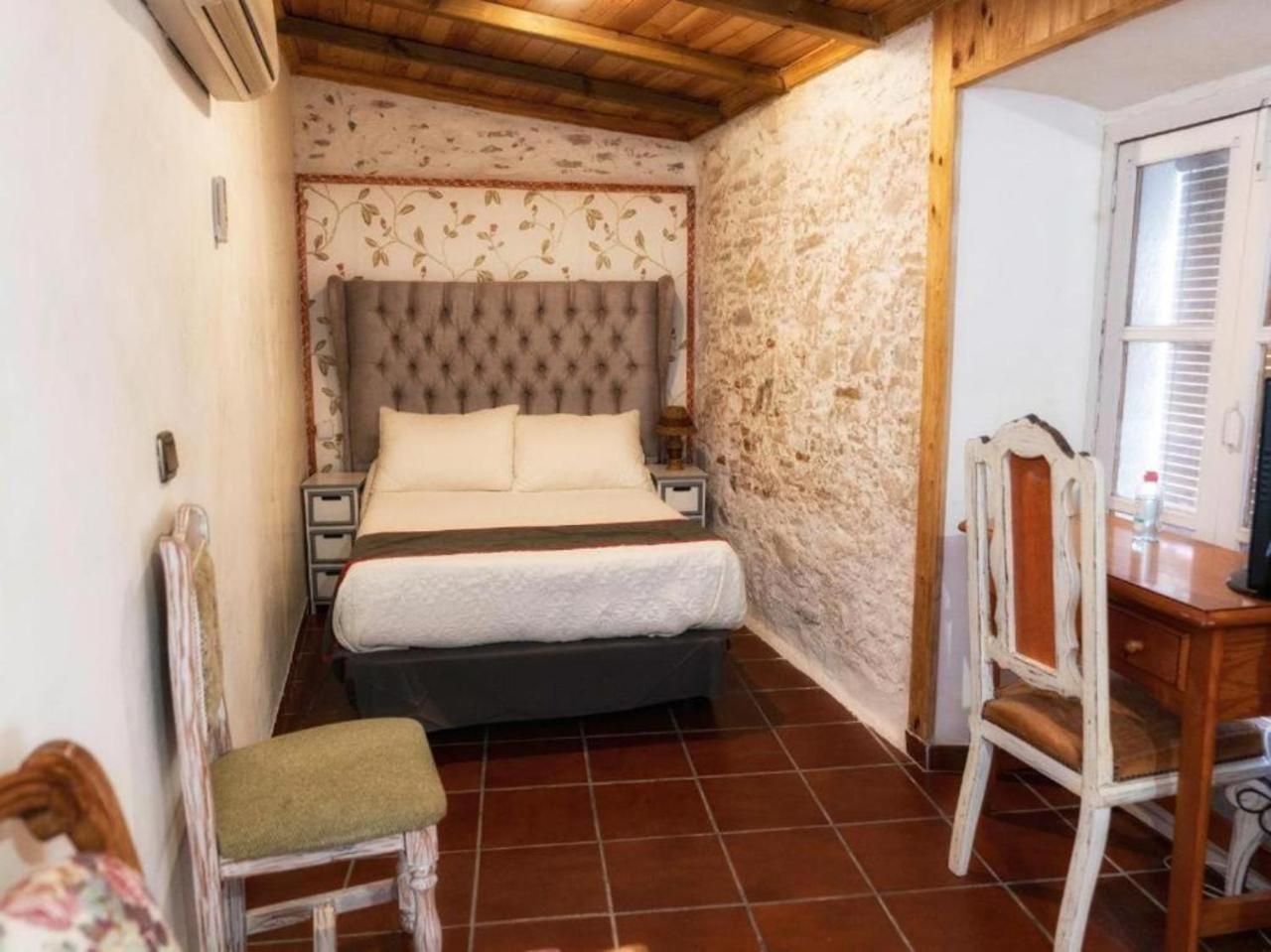 Hotel Las Palmeras By Vivere Stays Zafra Buitenkant foto